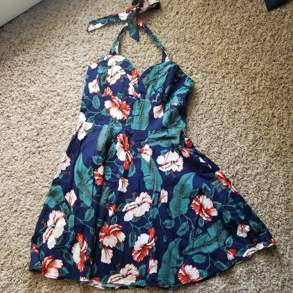 amazon Dresses & Skirts - Hawaiian Pinup Halter Dress - XL